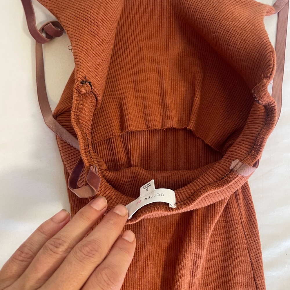 Fitted Rust Ribbed Dress - Picture 5 of 6